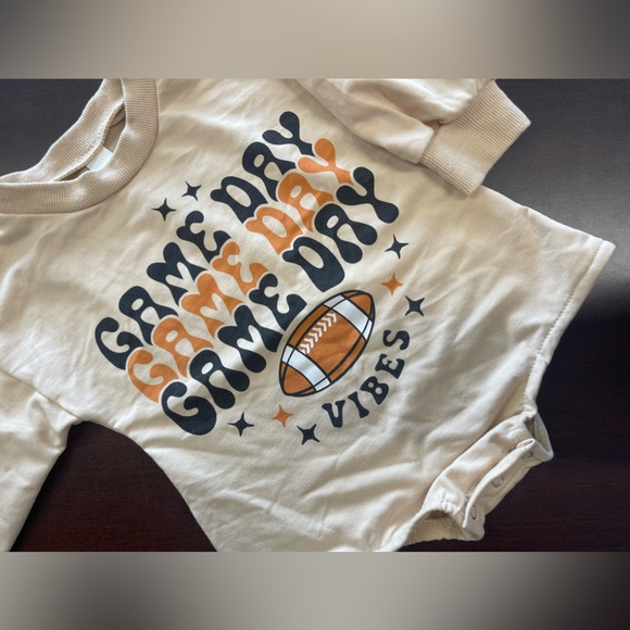 GAME DAY oversized onesie - Picture 3 of 4